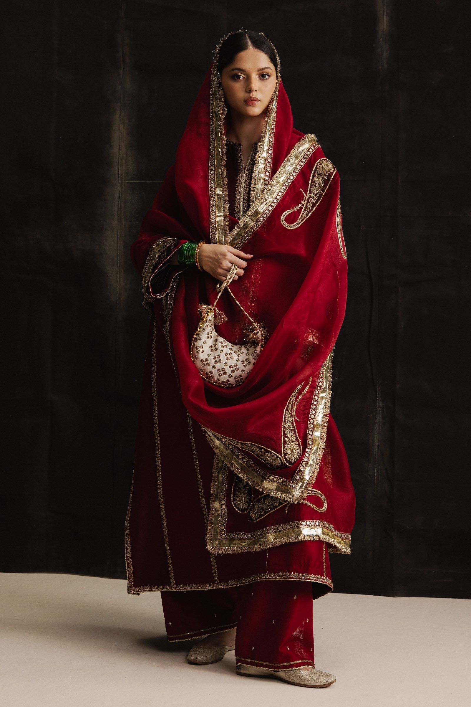 Zara Shahjahan | Studio Portraits | Raniya