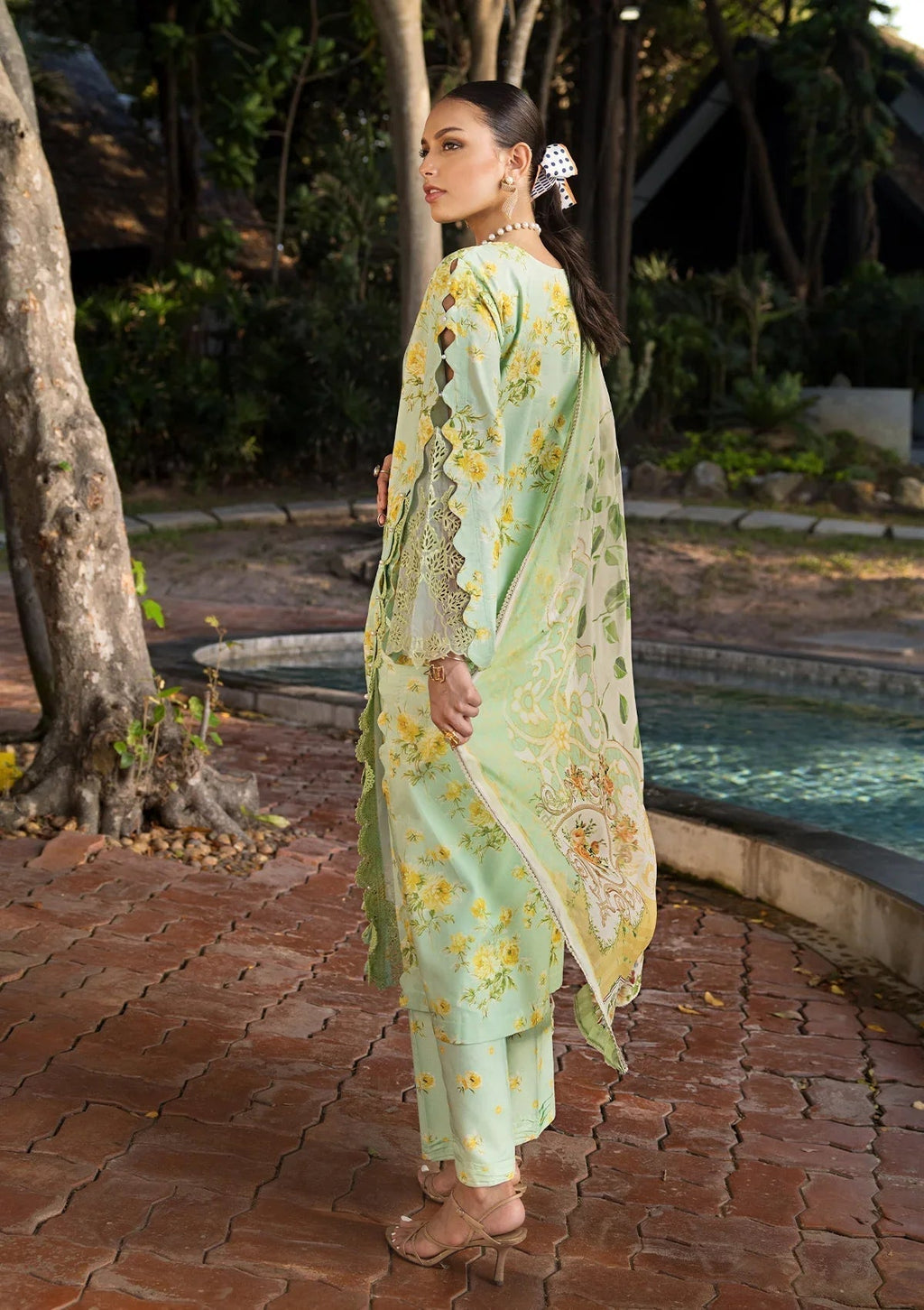 ELAF Signature Embroidered Lawn 3Pc Suit ESL-06B MAJESTIC NOVA