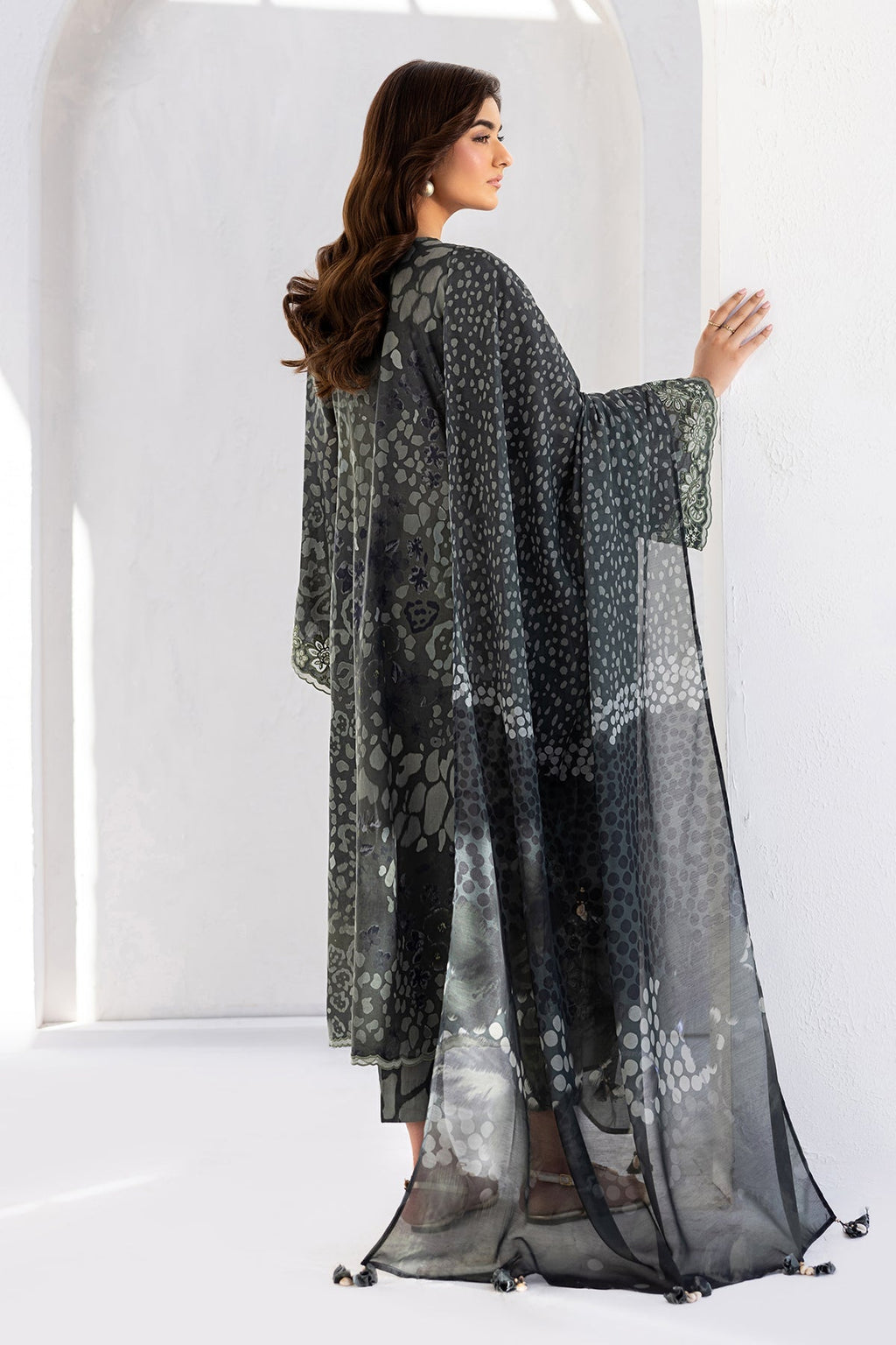 Baroque | Embroidered Lawn | SF-4454