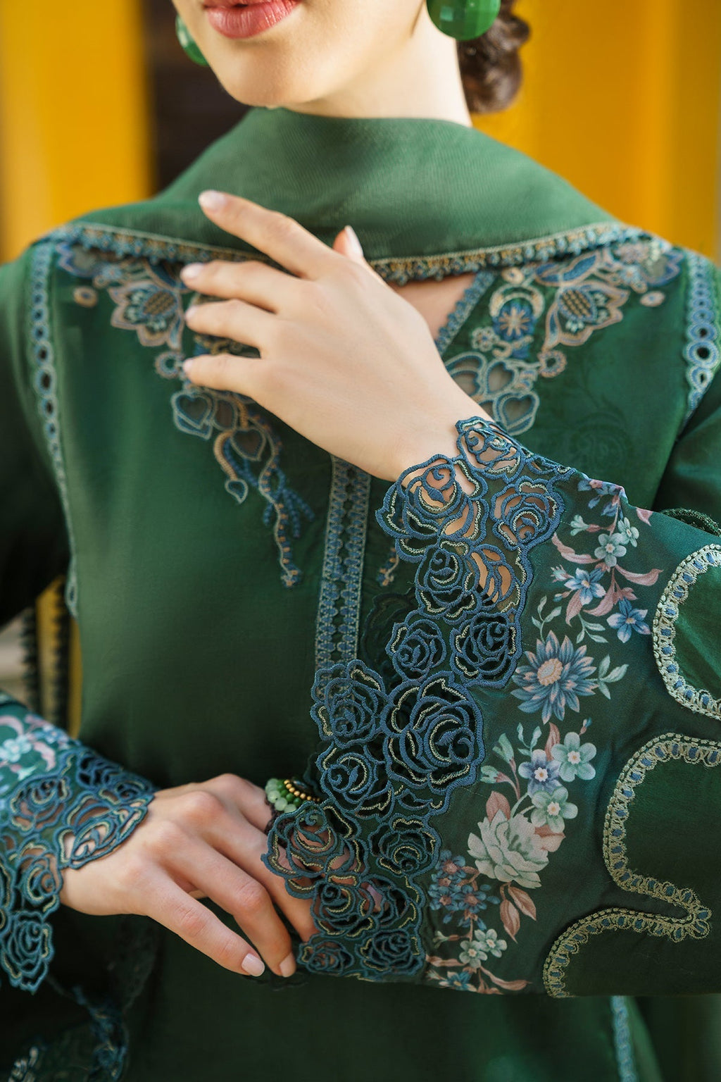 Baroque | Embroidered Lawn | SF-572