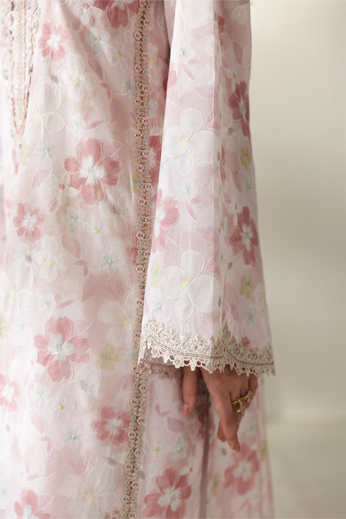 Baroque | Embroidered Lawn | SF-4428