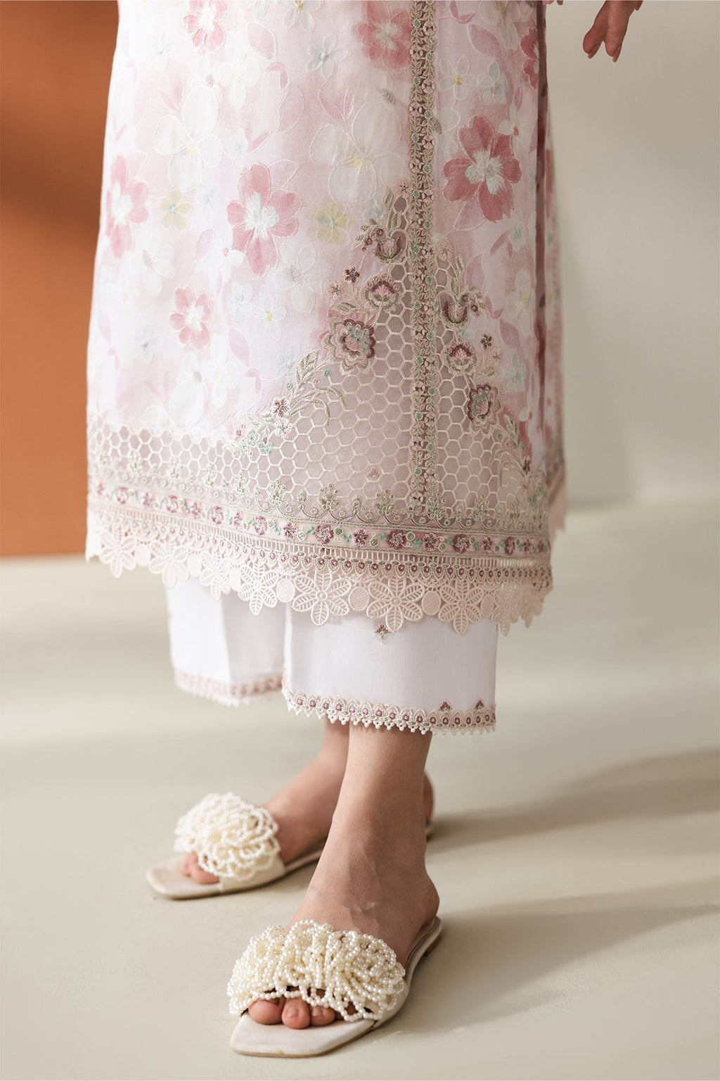 Baroque | Embroidered Lawn | SF-4428
