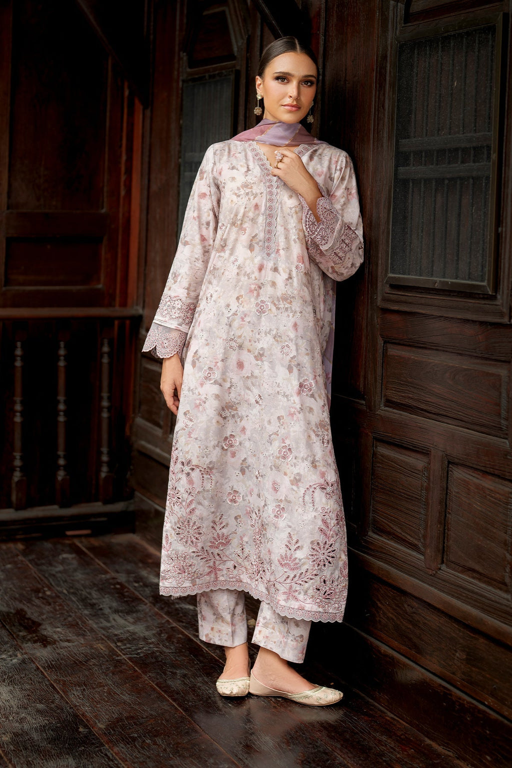 Baroque | Embroidered Lawn | SF-4273