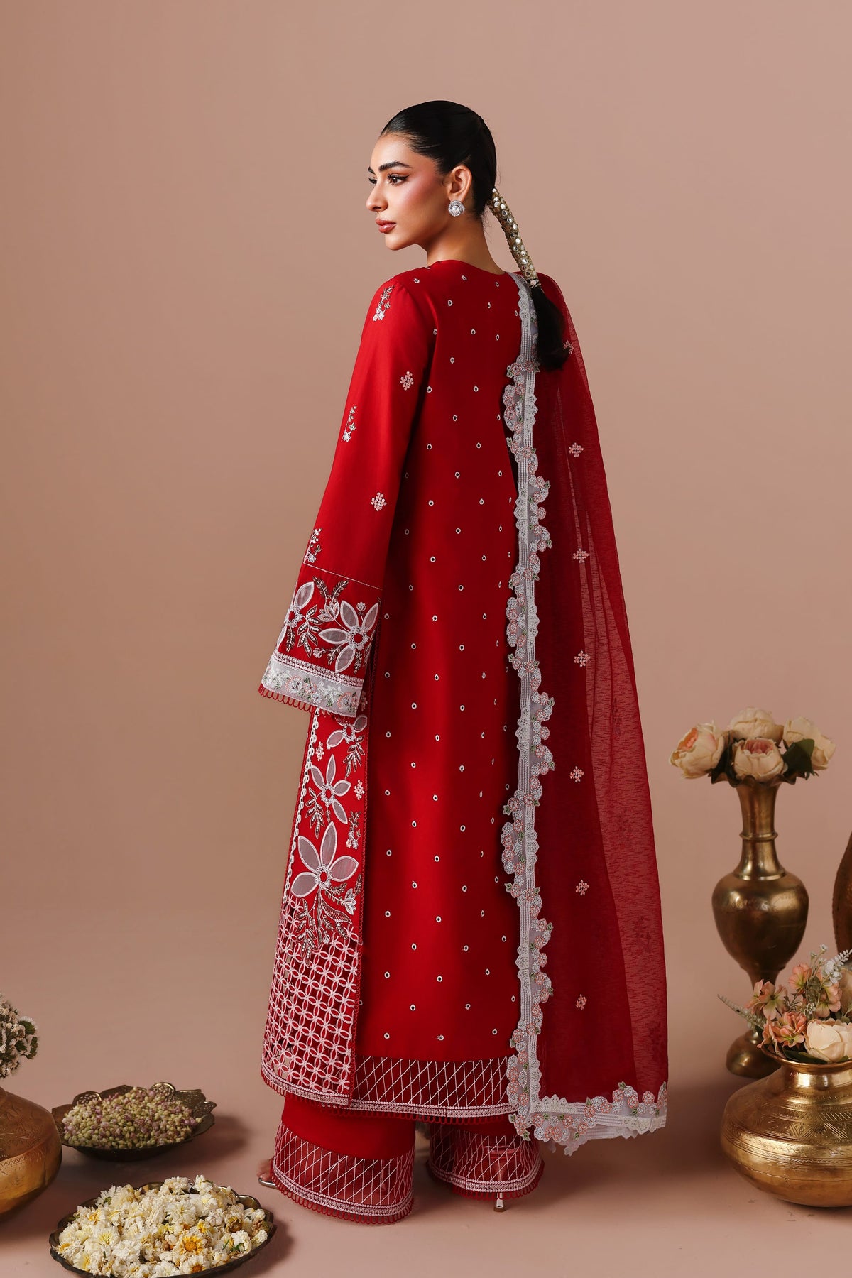 Akbar Aslam | Pret Lawn | Seraya