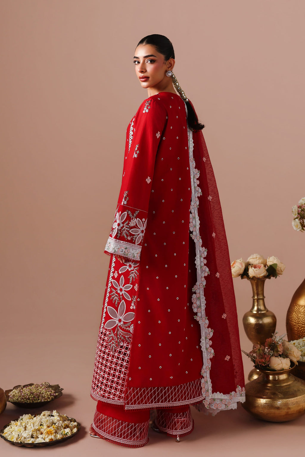 Akbar Aslam | Pret Lawn | Seraya