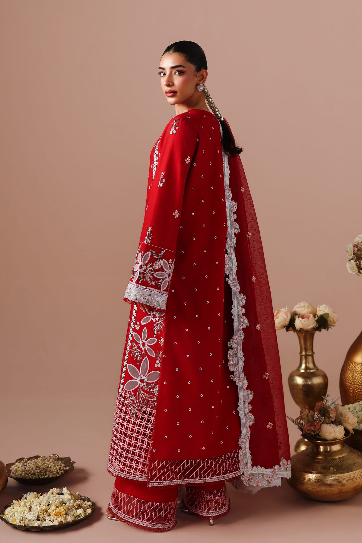 Akbar Aslam | Pret Lawn | Seraya
