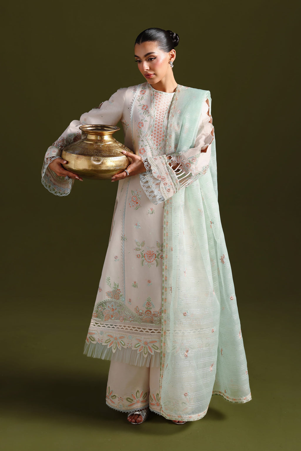 Akbar Aslam | Pret Lawn 26 | Naazi