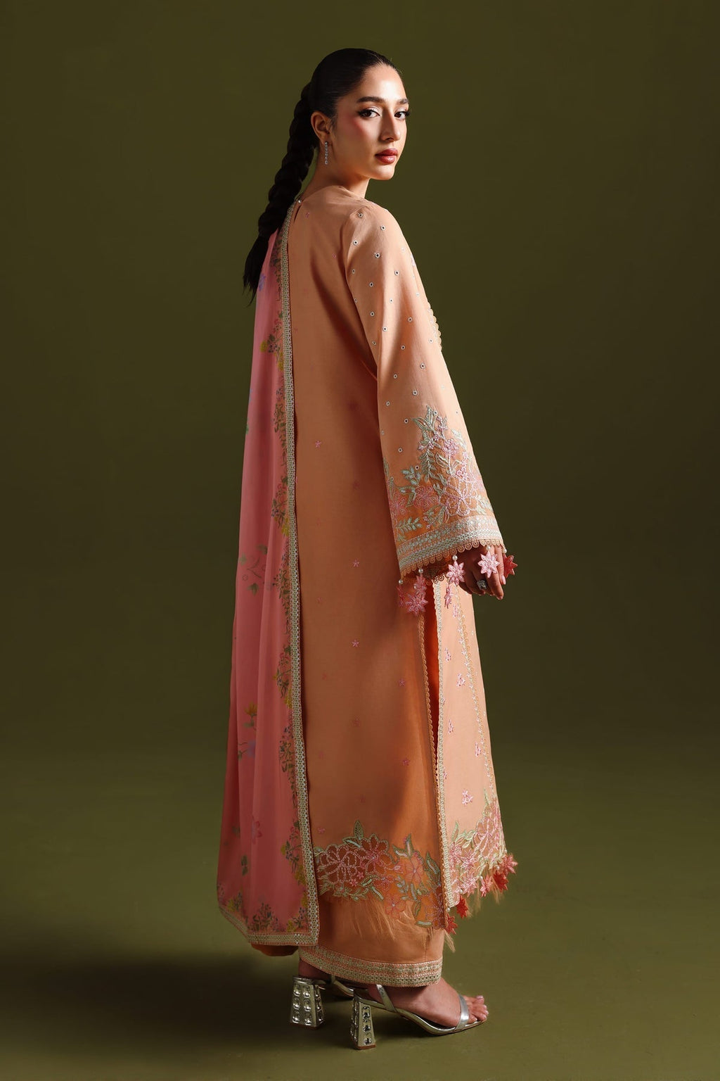 Akbar Aslam | Elan Luxury Lawn 26 | Aaralyn