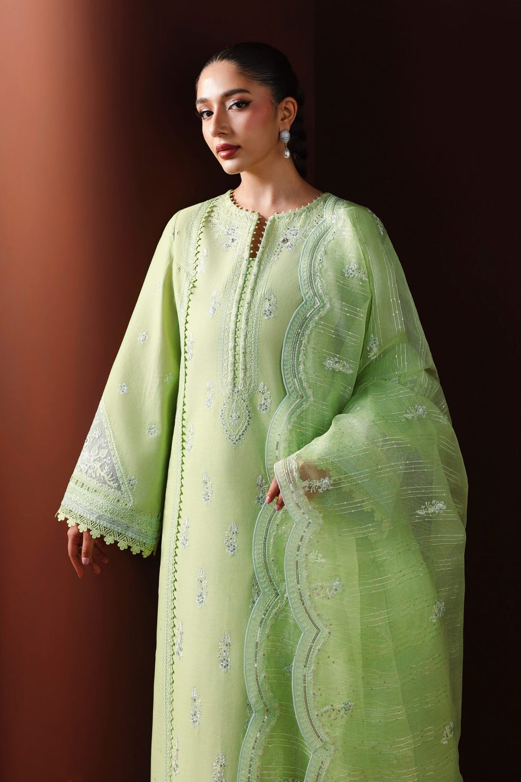Akbar Aslam | Elan Luxury Lawn 26 | Nayeli