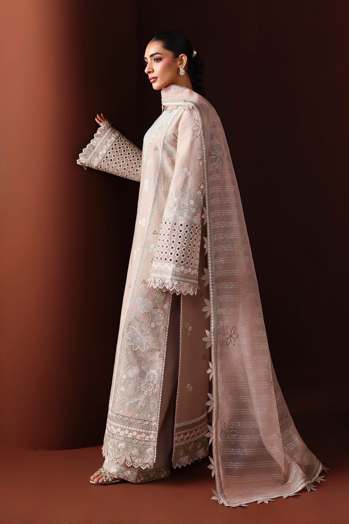 Akbar Aslam | Pret Lawn 26 | Yasmina