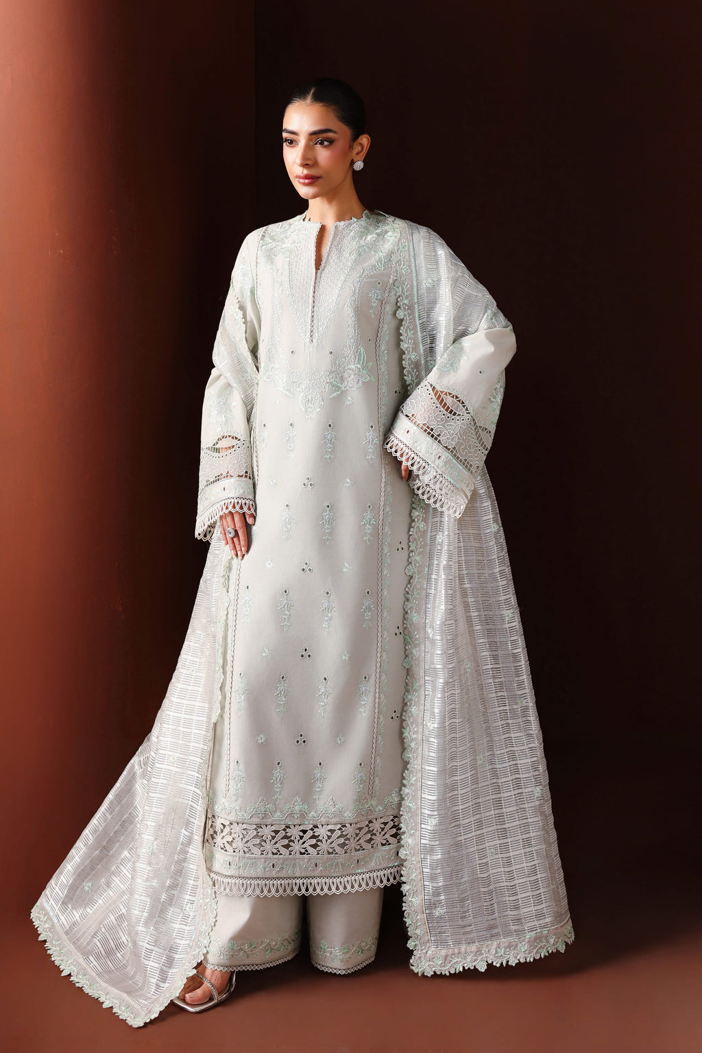 Akbar Aslam | Pret Lawn 26 | Rumana