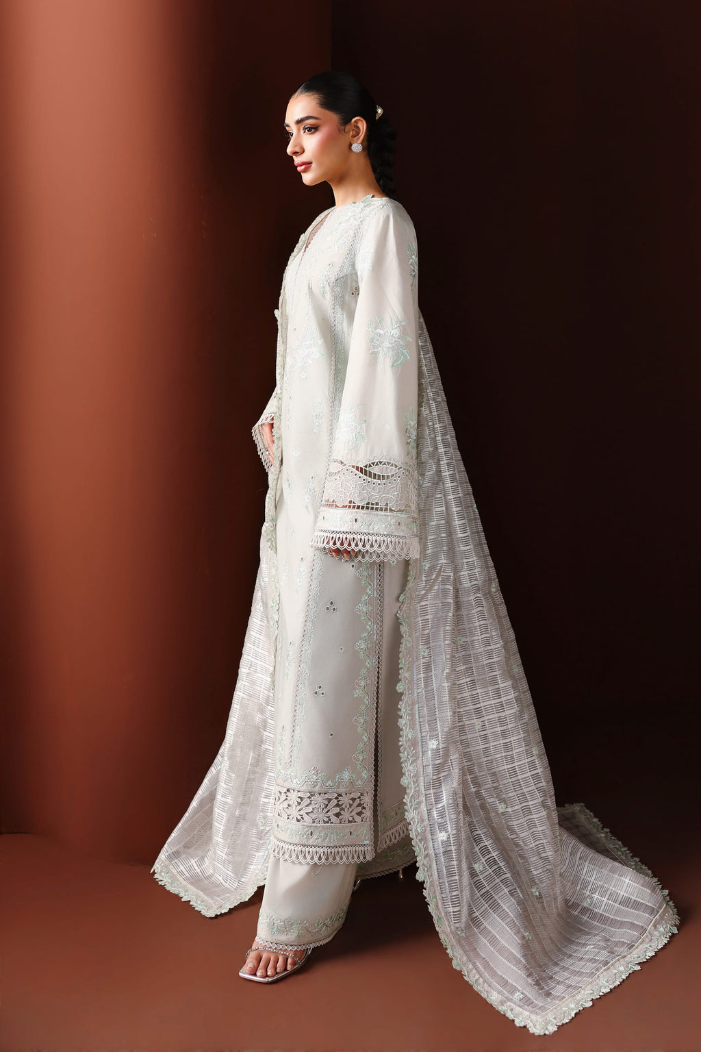Akbar Aslam | Pret Lawn 26 | Rumana