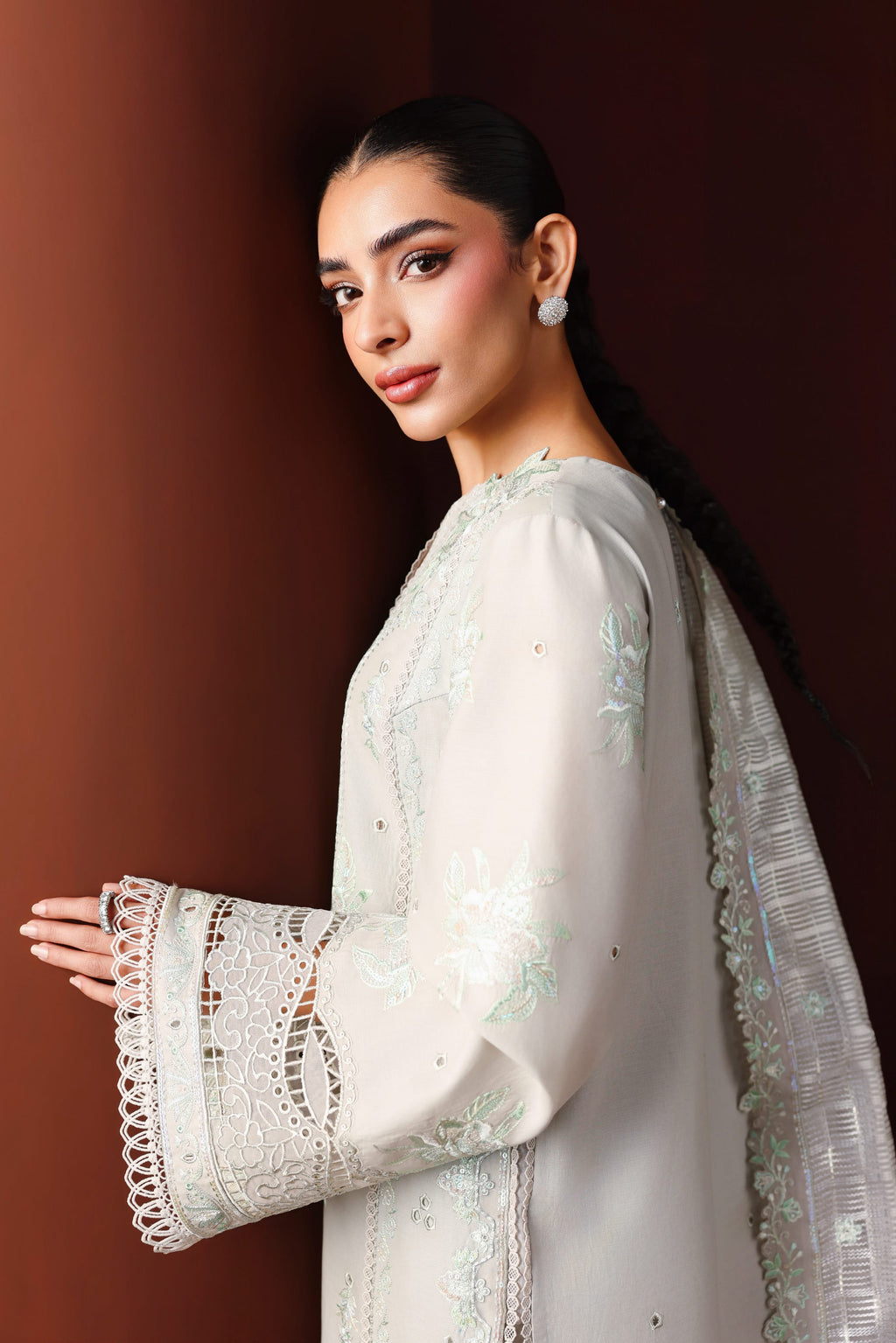 Akbar Aslam | Pret Lawn 26 | Rumana