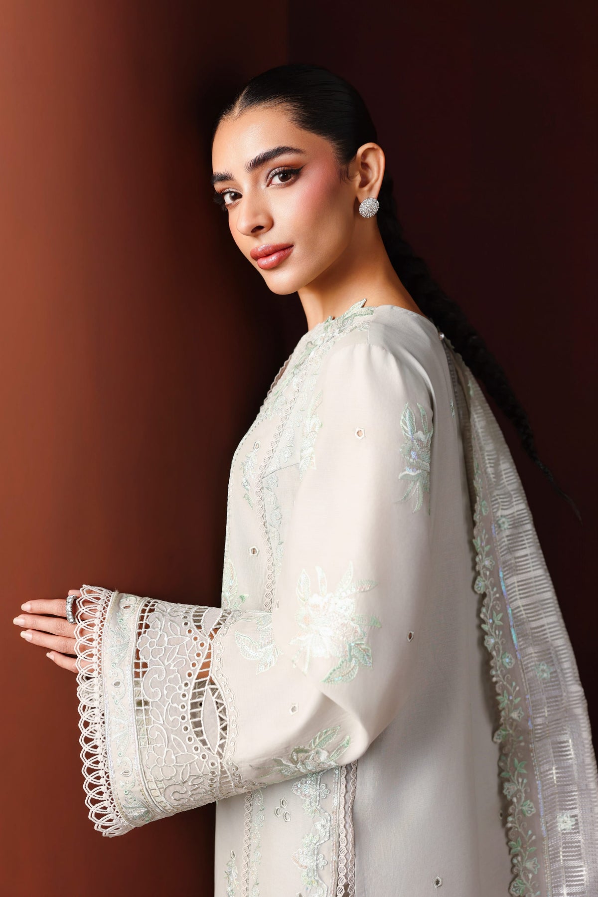 Akbar Aslam | Pret Lawn 26 | Rumana