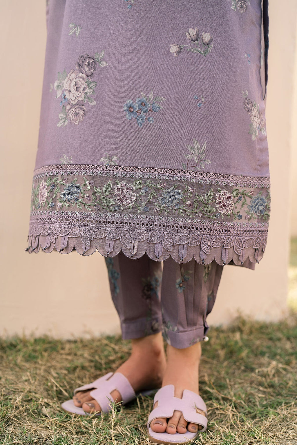 Baroque | Embroidered Lawn | SF-600
