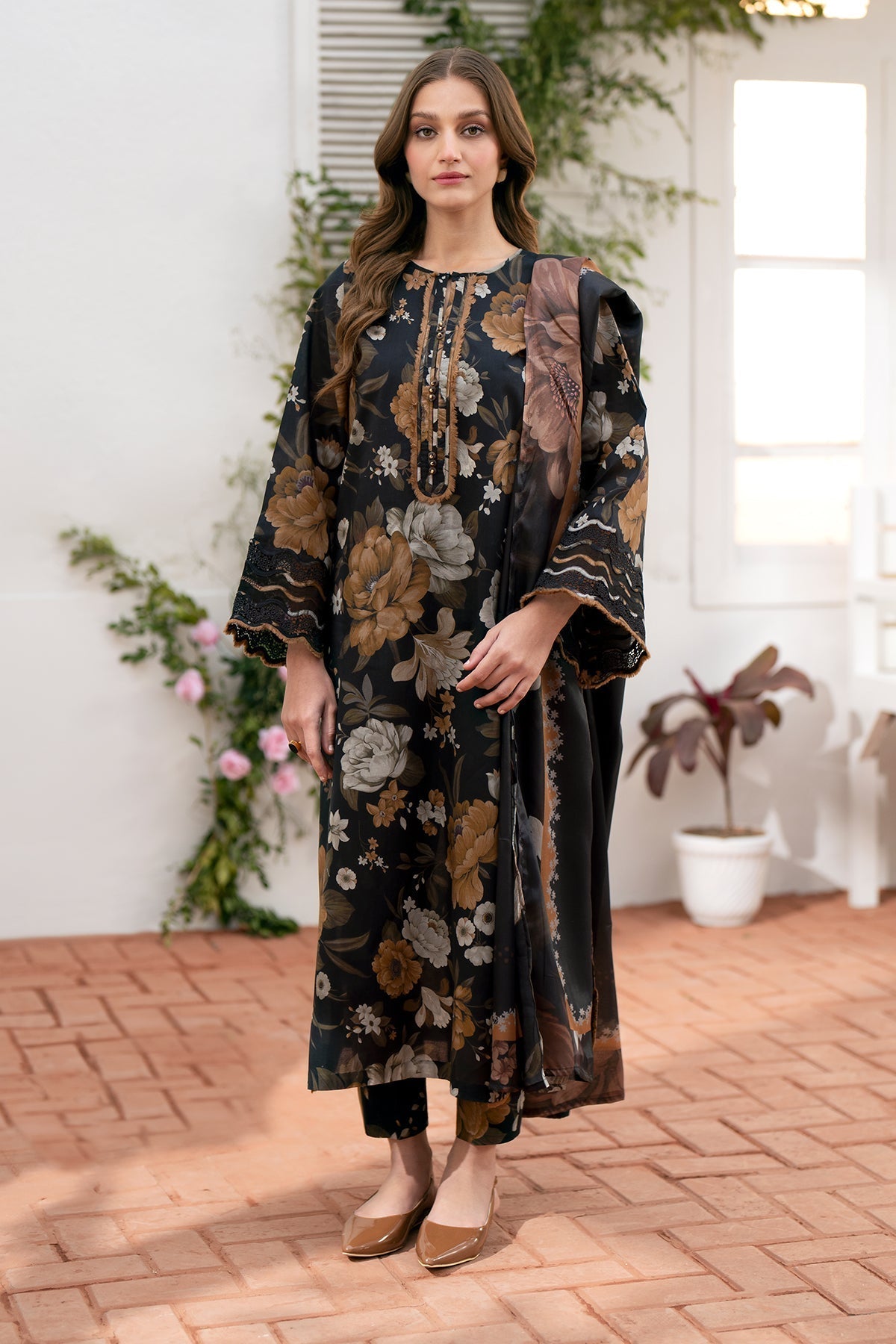 Baroque | Embroidered Lawn | SF-540