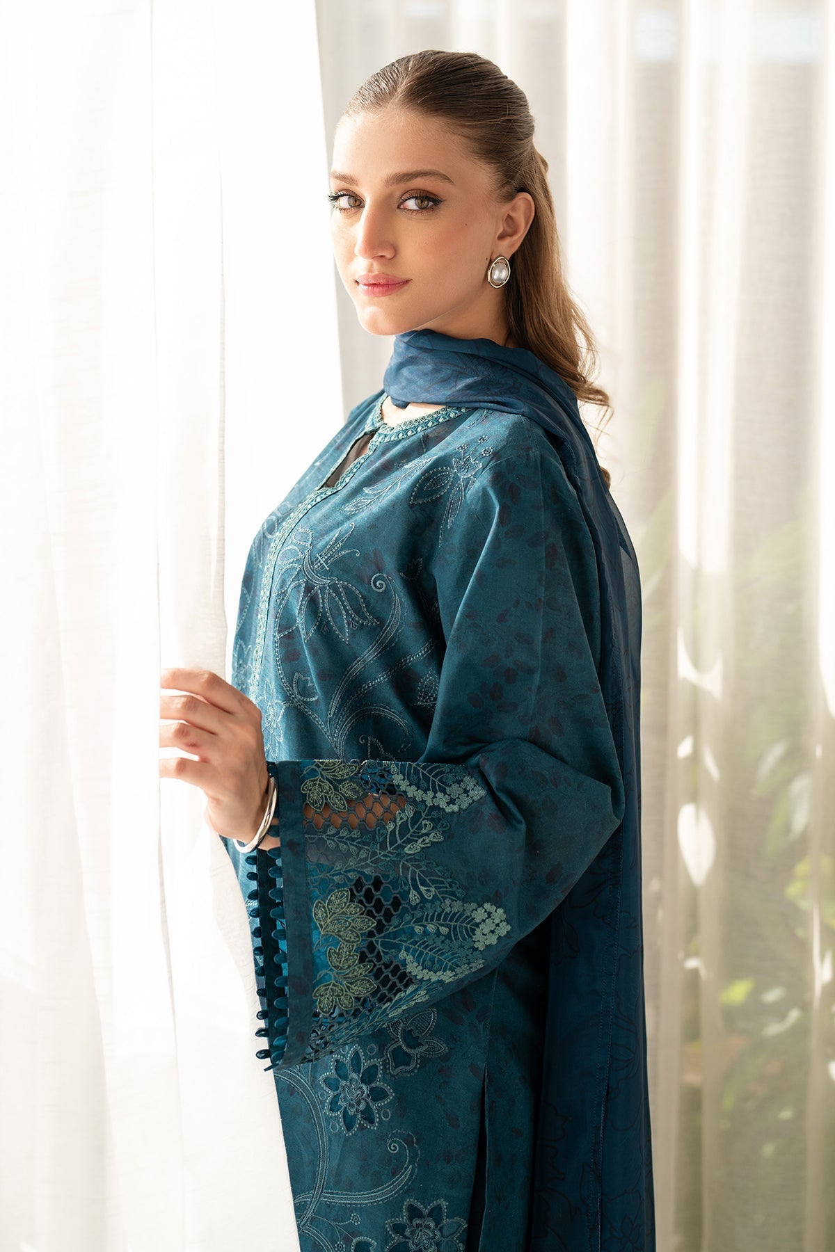 Baroque | Embroidered Lawn | SF-4097