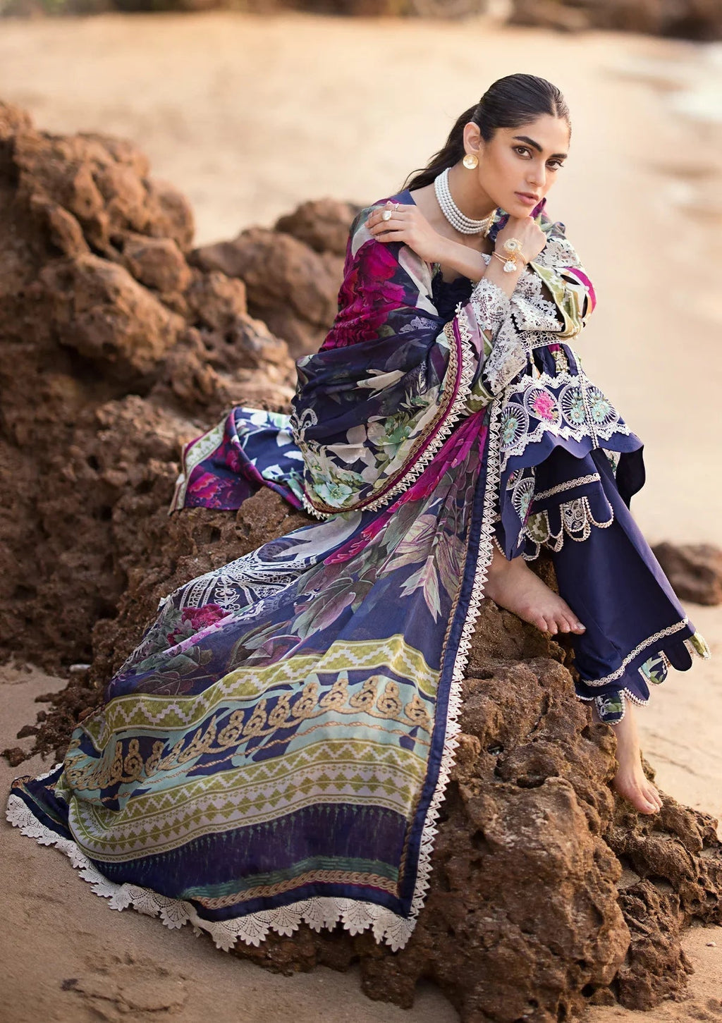 ELAF Signature Embroidered Lawn 3Pc Suit ESL-08A SINCLAIR