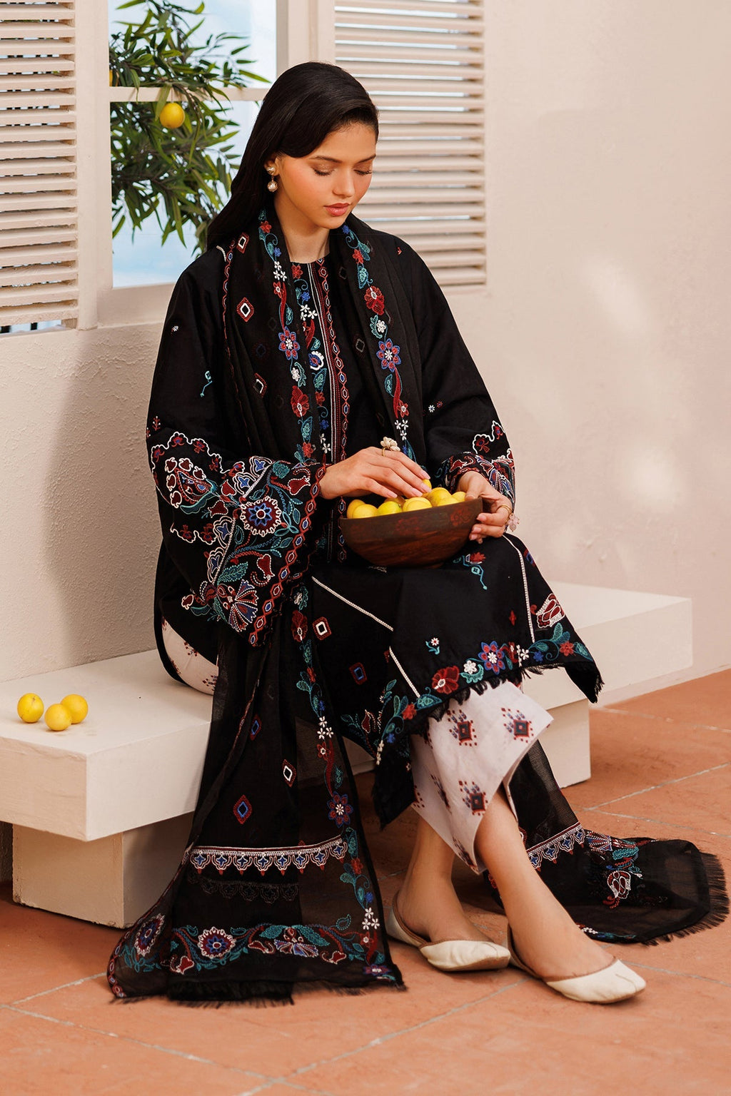 Baroque | Embroidered Lawn | SF-4391