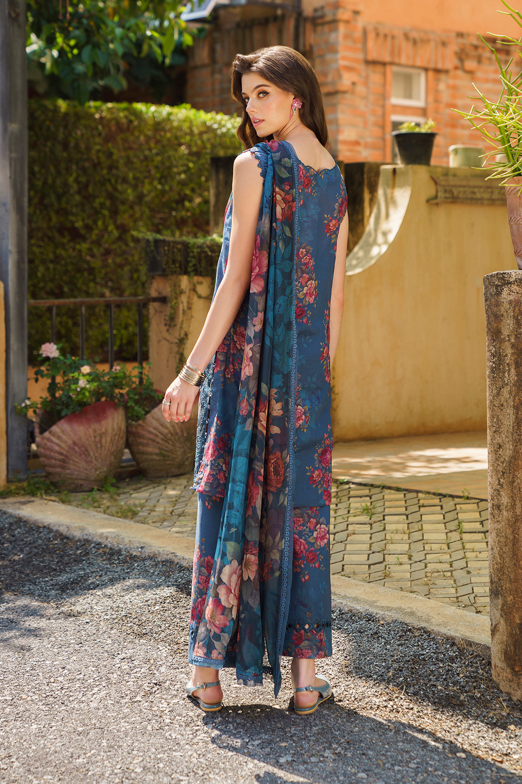 Iznik | Exclusive Lawn | UE-213 PRINTED LAWN