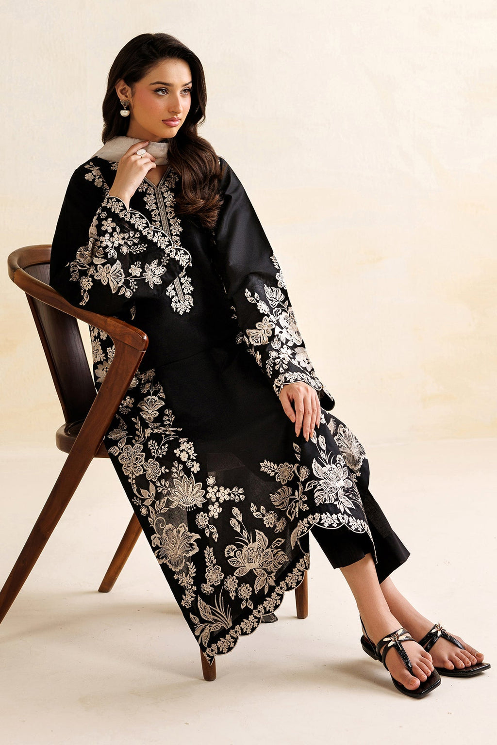 Baroque | Embroidered Lawn | SF-4471