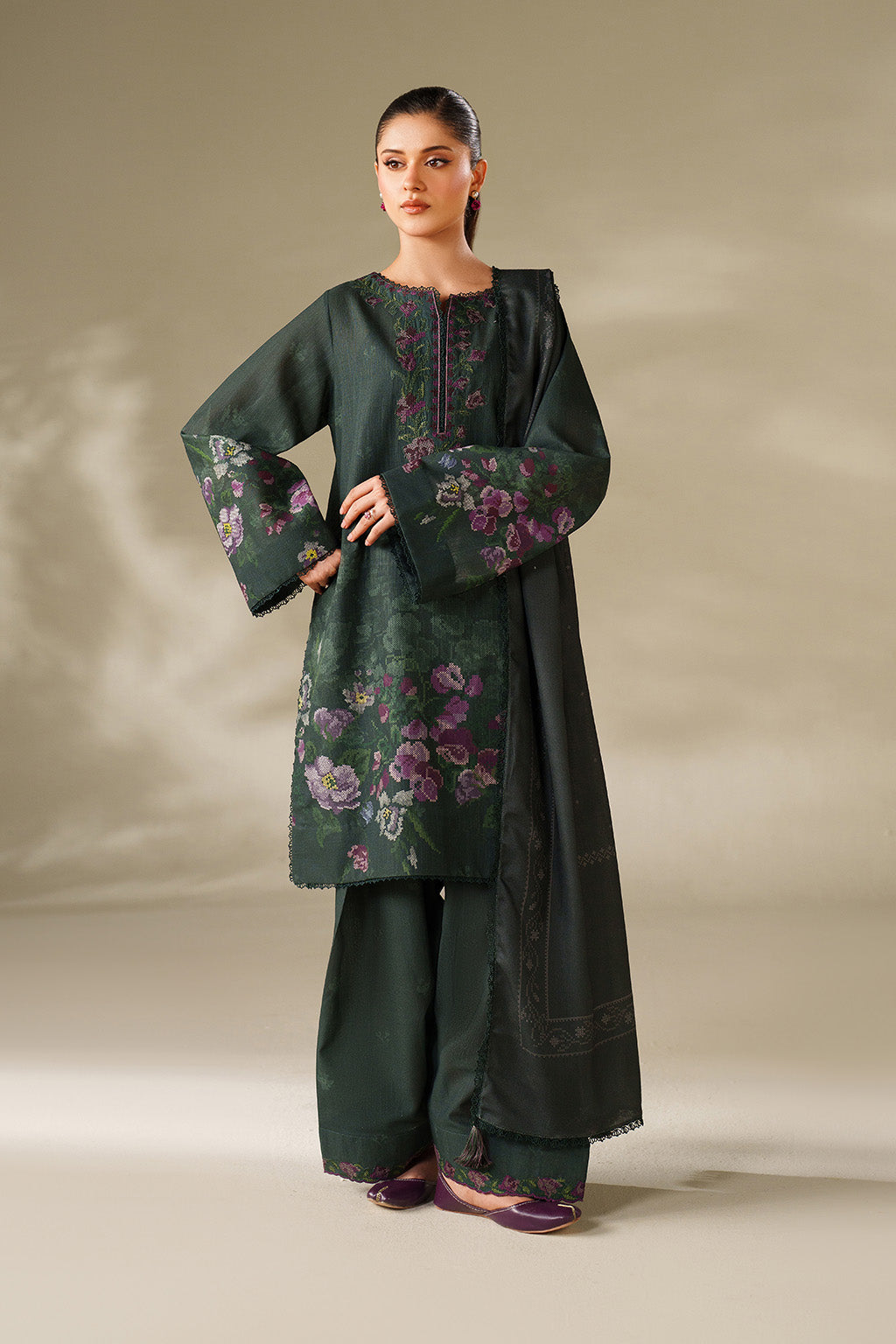 Iznik | Winter Chapter 25 | UE-567 Printed Khaddar