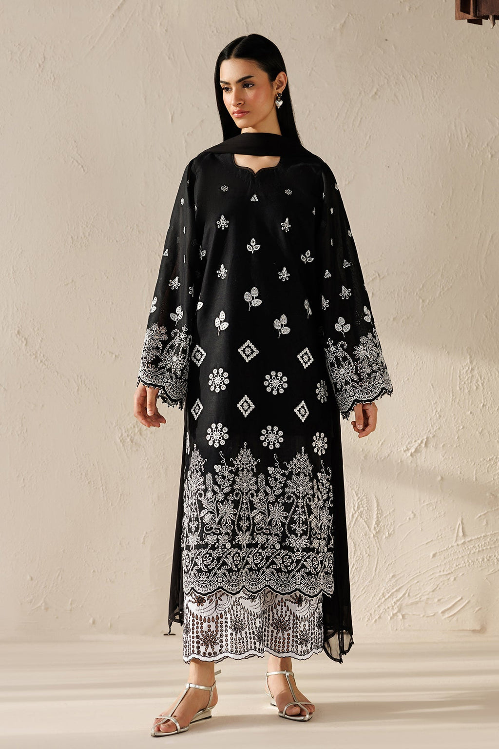 Baroque | Embroidered Lawn | SF-4522