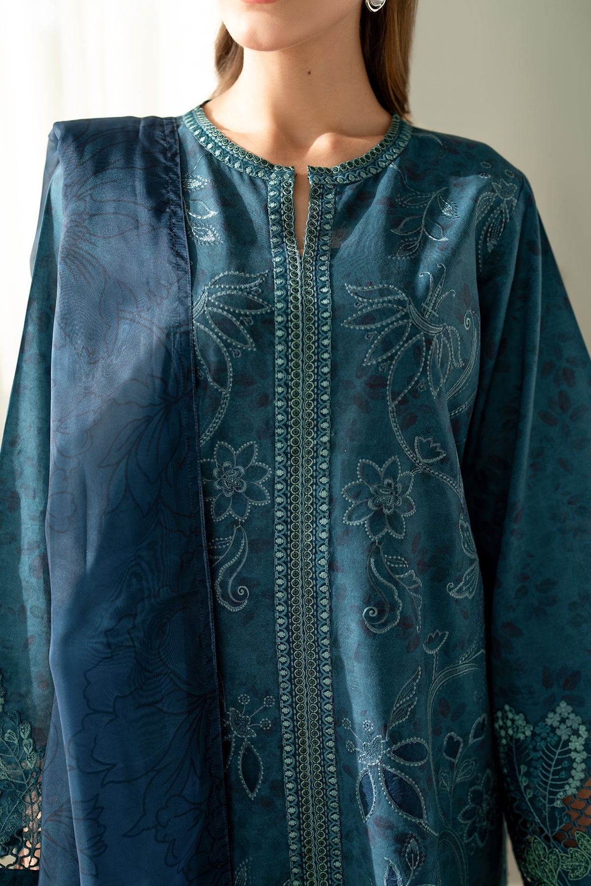 Baroque | Embroidered Lawn | SF-4097