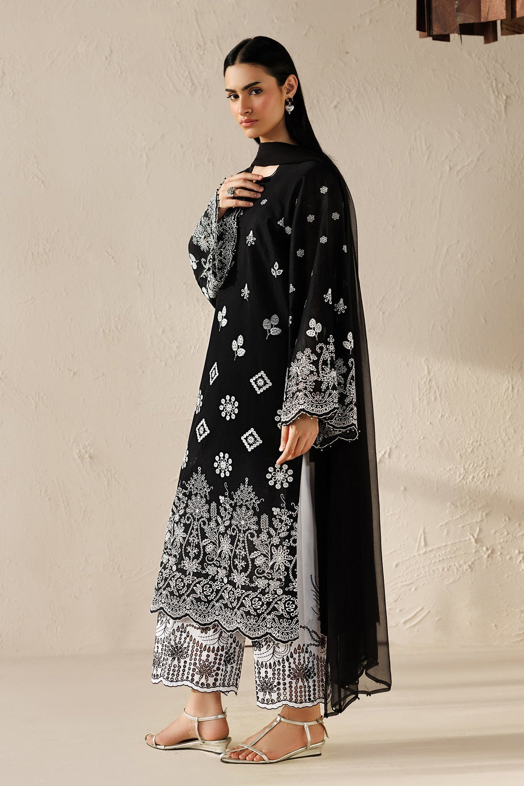 Baroque | Embroidered Lawn | SF-4522