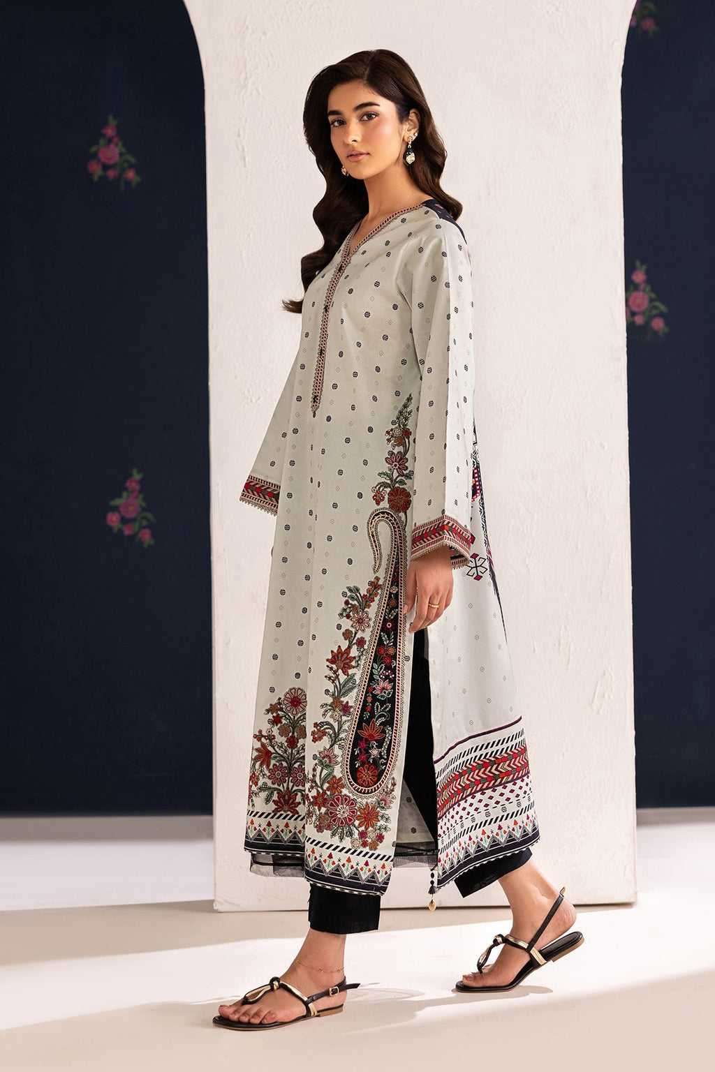 Baroque | Embroidered Lawn | SF-4455