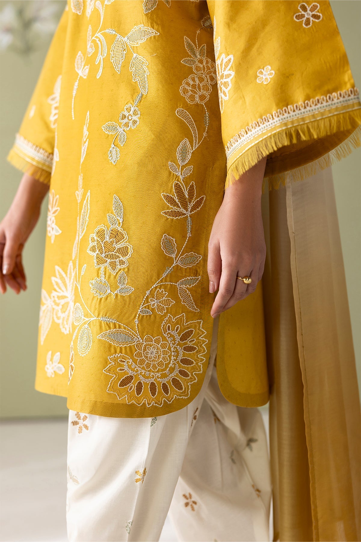 Baroque | Embroidered Lawn | SF-4419