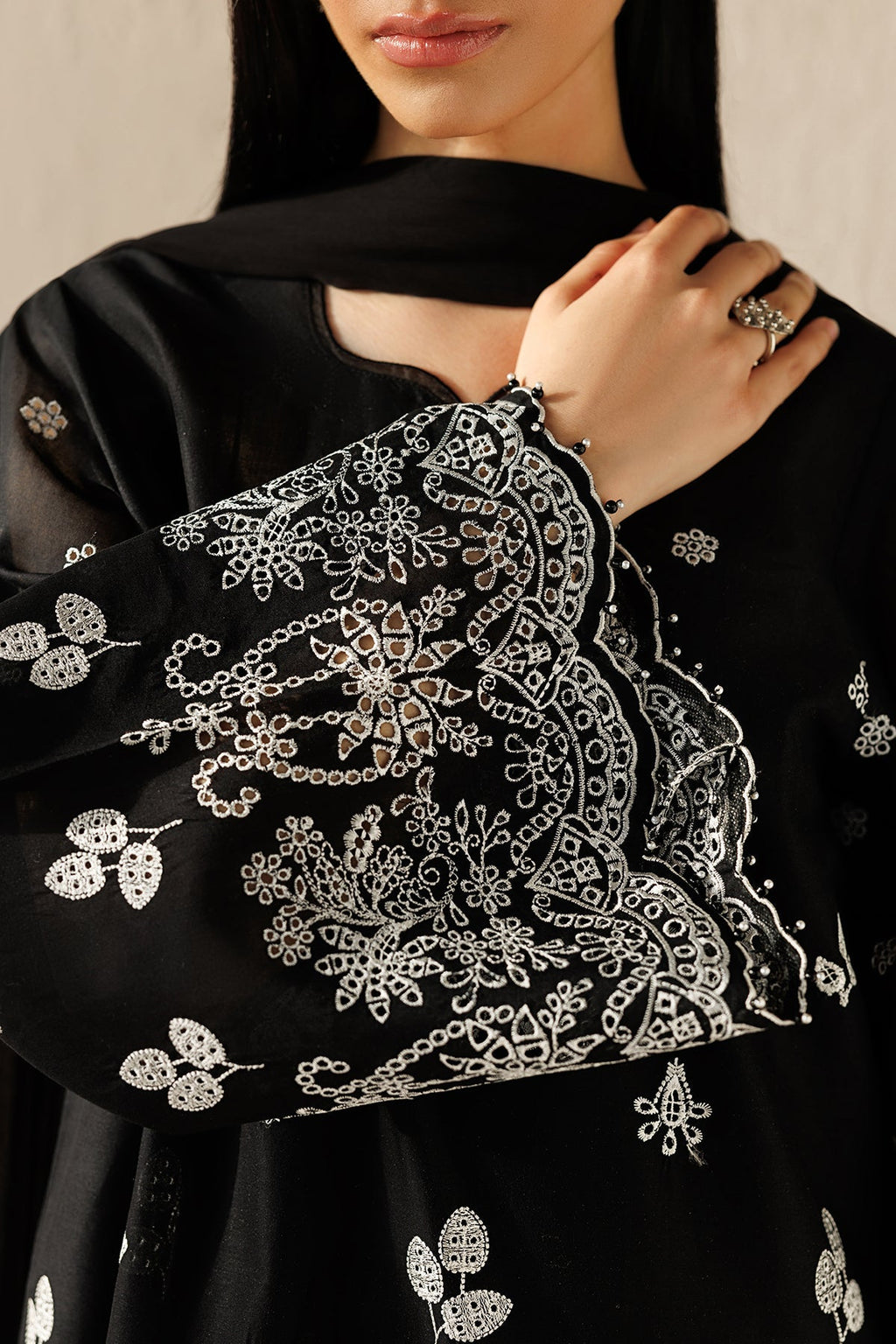 Baroque | Embroidered Lawn | SF-4522