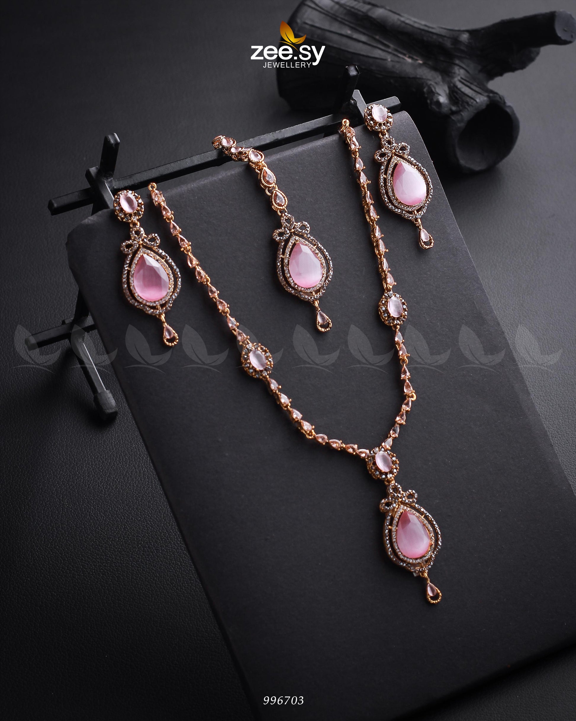 Syra Yousuf Necklace Set - Libasekhas