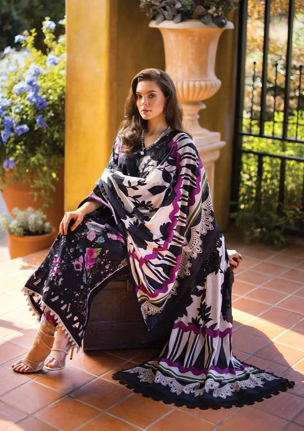 Elaf Premium Print Chikankari Lawn 3Pc Suit ECT-02B DARIEN