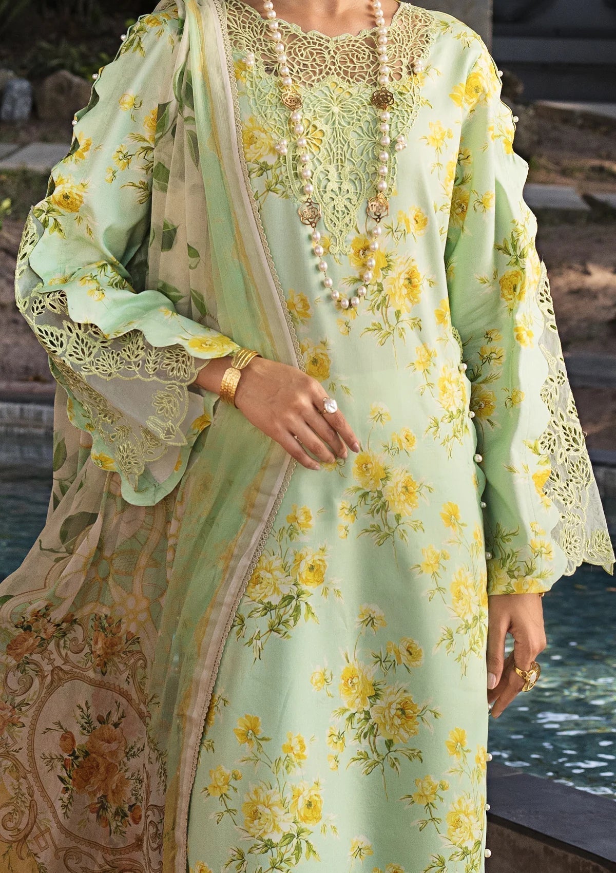 ELAF Signature Embroidered Lawn 3Pc Suit ESL-06B MAJESTIC NOVA