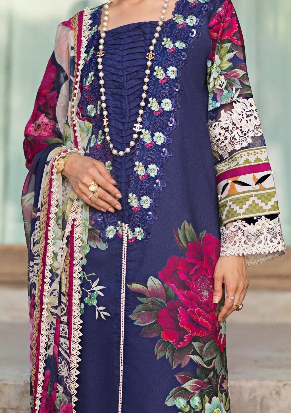 ELAF Signature Embroidered Lawn 3Pc Suit ESL-08A SINCLAIR