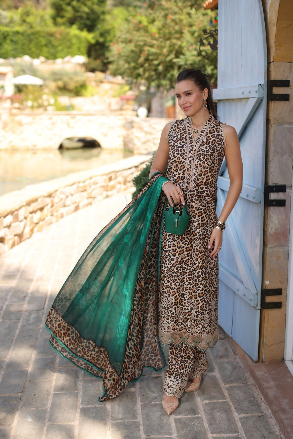 Noor by Saadia Asad | Luxe Chikankari 25 | D2-A - Riwayat-e-Khas