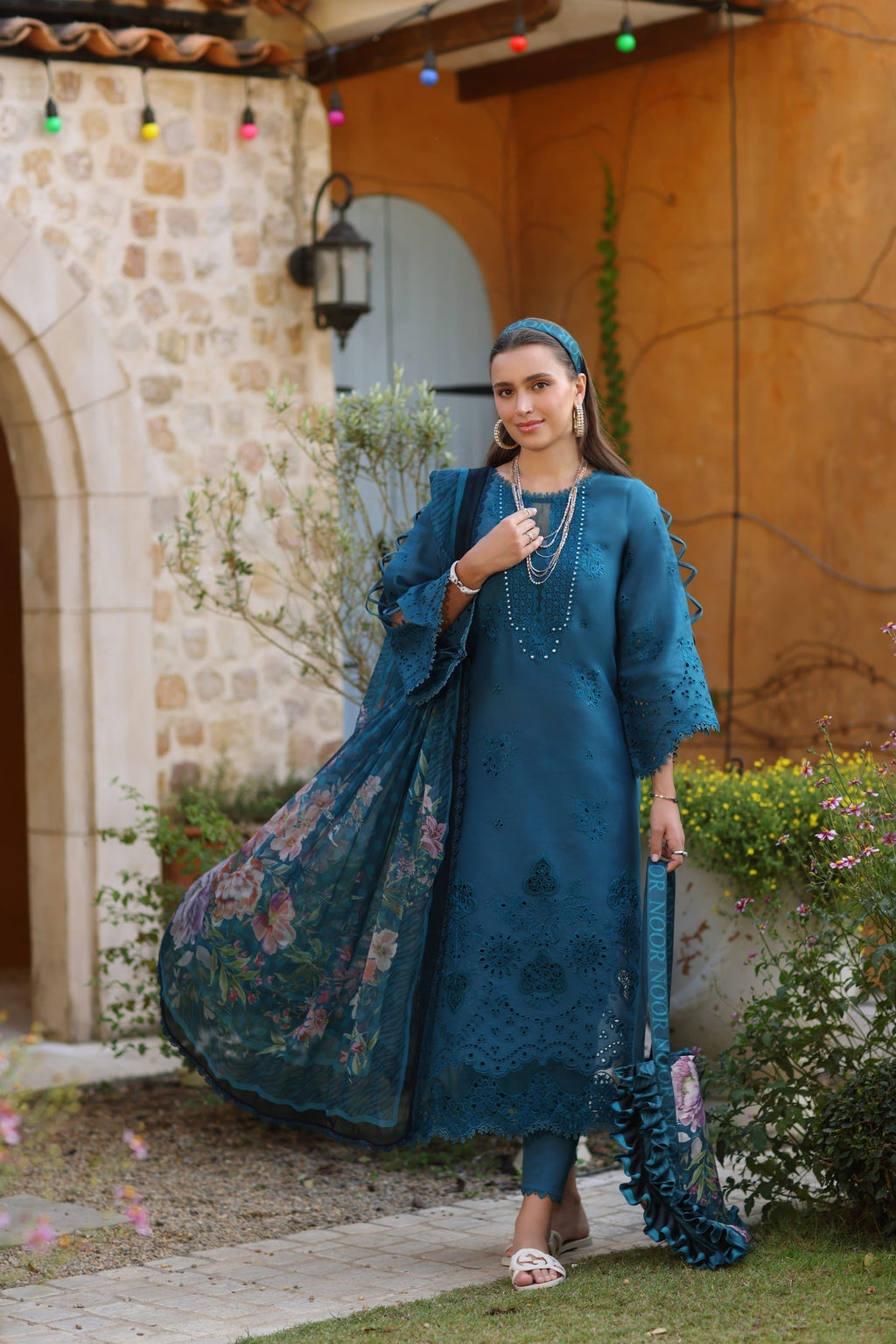 Noor by Saadia Asad | Luxe Chikankari 25 | D8-B - Riwayat-e-Khas