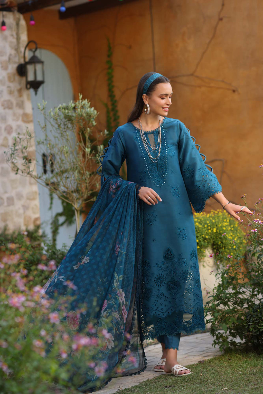 Noor by Saadia Asad | Luxe Chikankari 25 | D8-B - Riwayat-e-Khas