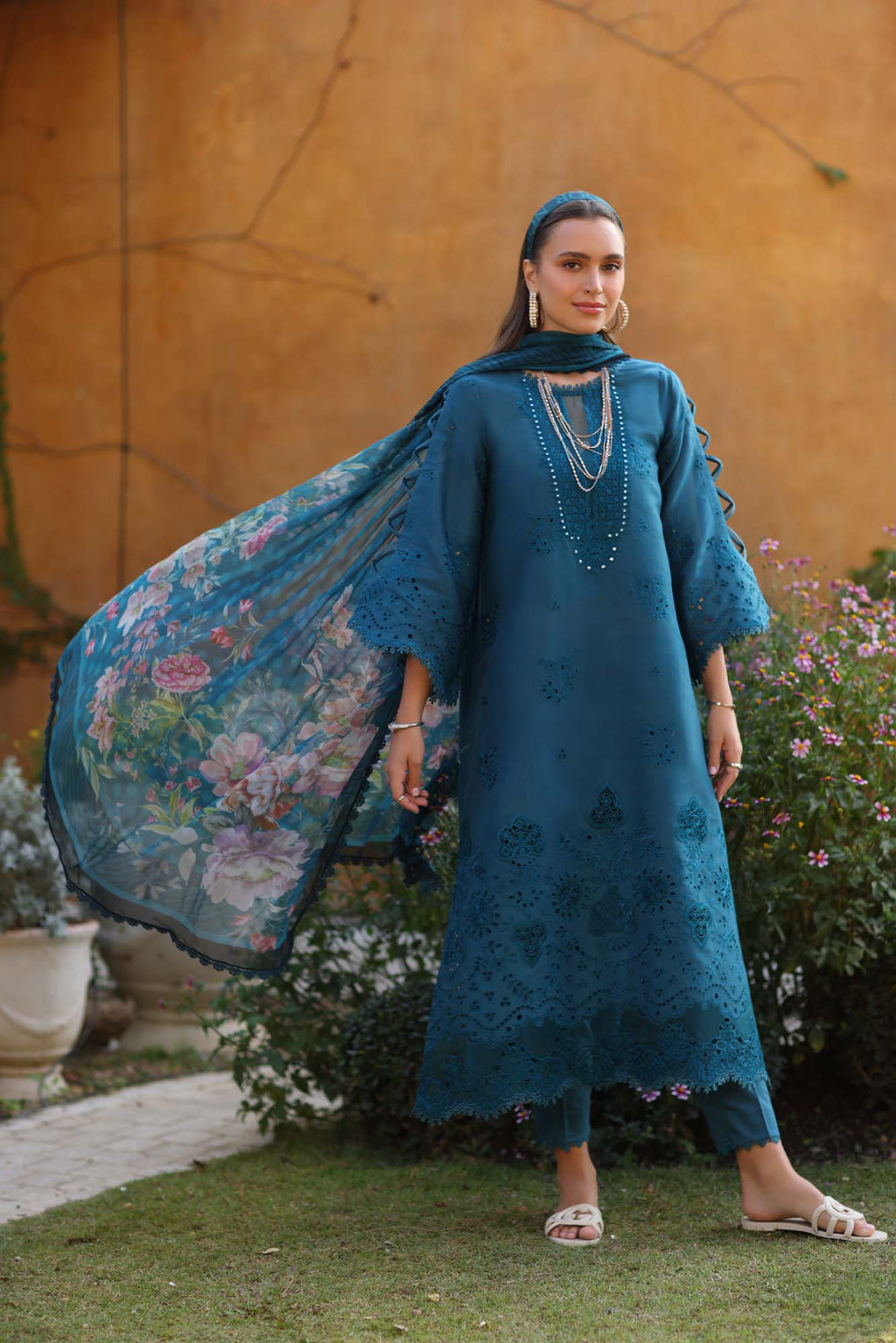 Noor by Saadia Asad | Luxe Chikankari 25 | D8-B - Riwayat-e-Khas