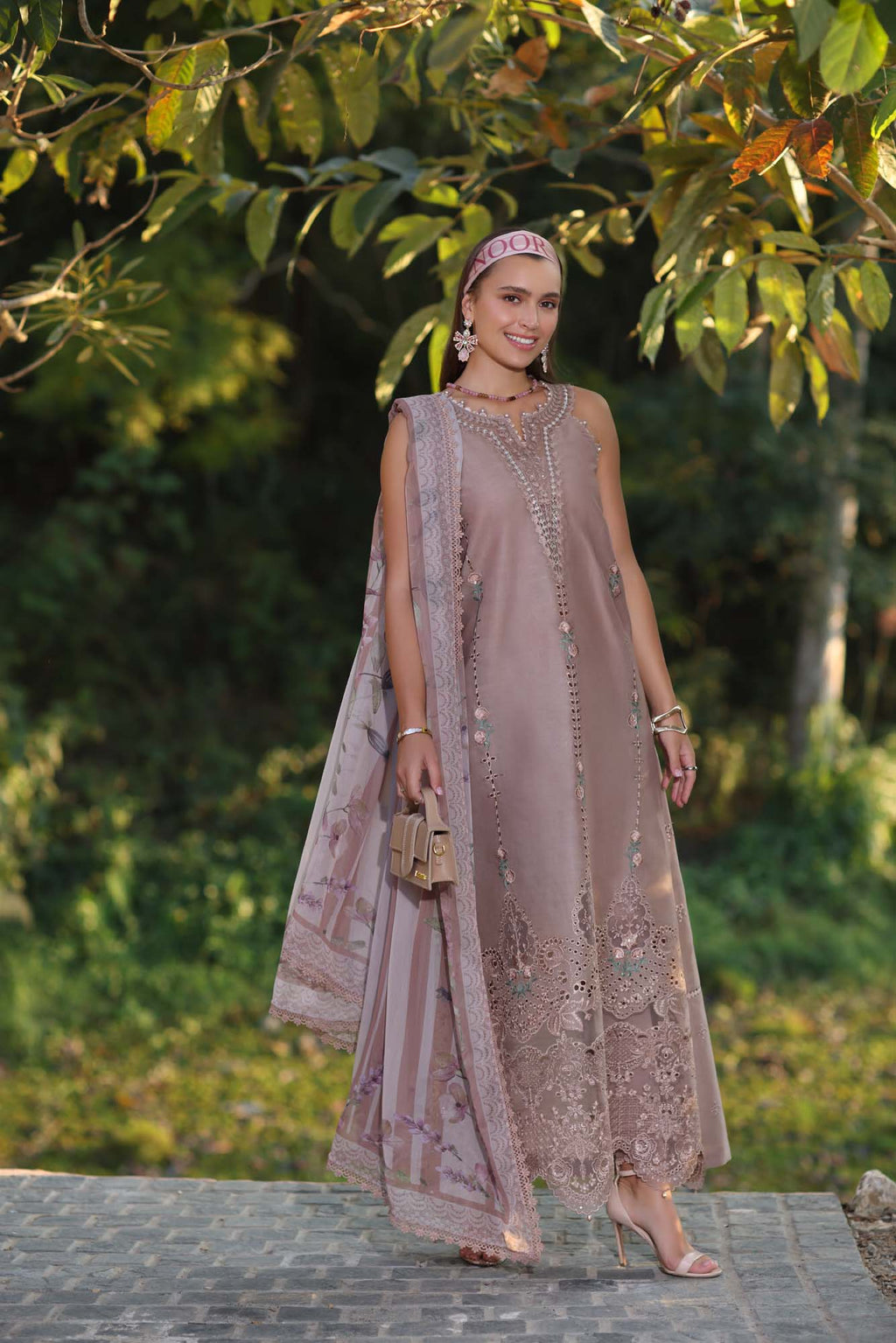 Noor by Saadia Asad | Luxe Chikankari 25 | D6-B - Riwayat-e-Khas