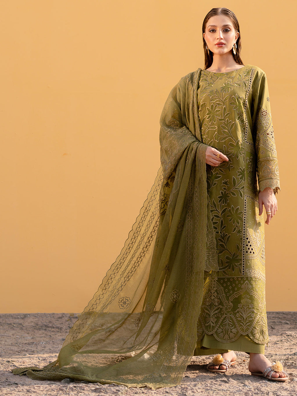 Mahnur | Sirena Luxury Lawn 25 | Adrienne - Riwayat-e-Khas
