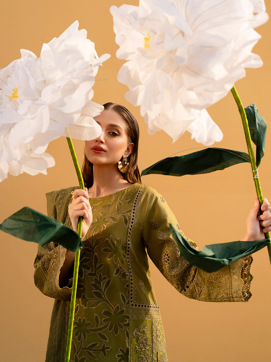 Mahnur | Sirena Luxury Lawn 25 | Adrienne - Riwayat-e-Khas
