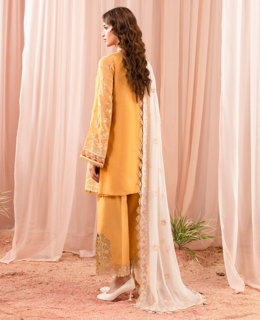 Republic Womenswear | RPP Vol 2 25 | Amber