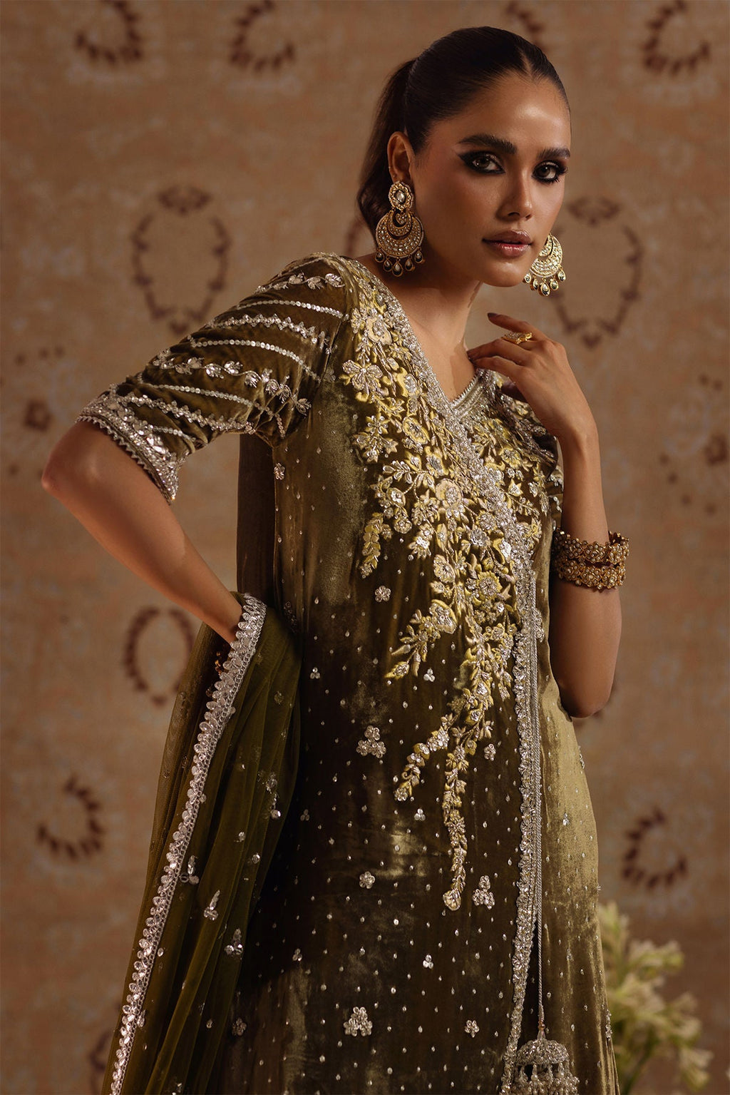 Annus Abrar | Mirha Winter Velour | Emur