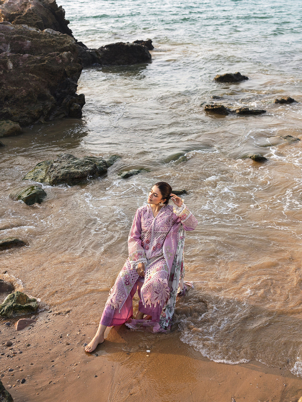 Mahnur | Sirena Luxury Lawn 25 | Aria - Riwayat-e-Khas