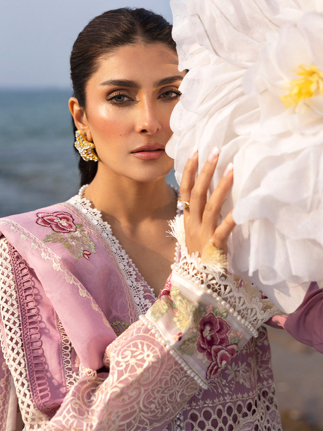 Mahnur | Sirena Luxury Lawn 25 | Aria - Riwayat-e-Khas