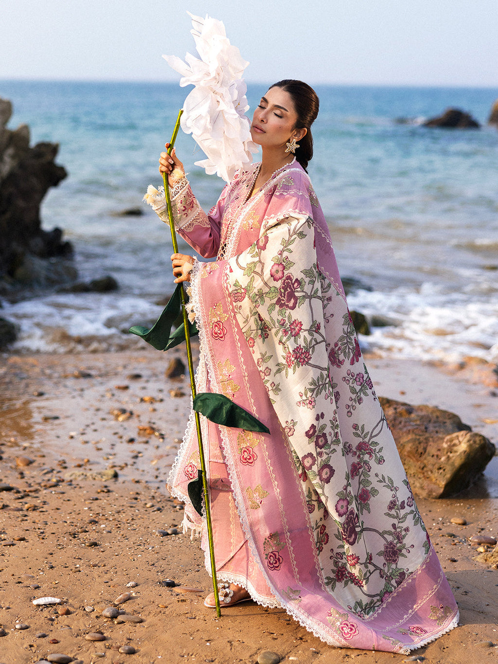Mahnur | Sirena Luxury Lawn 25 | Aria - Riwayat-e-Khas