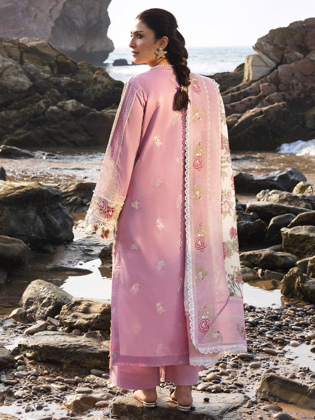 Mahnur | Sirena Luxury Lawn 25 | Aria - Riwayat-e-Khas