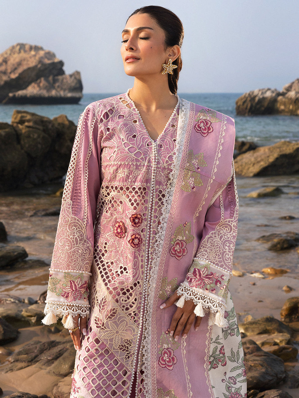 Mahnur | Sirena Luxury Lawn 25 | Aria - Riwayat-e-Khas